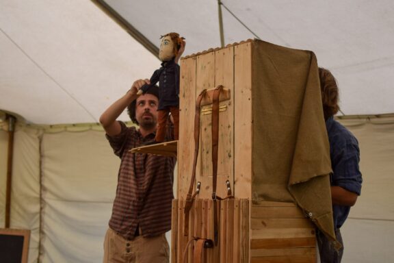 Studio Damúza: Pohádka z krosny