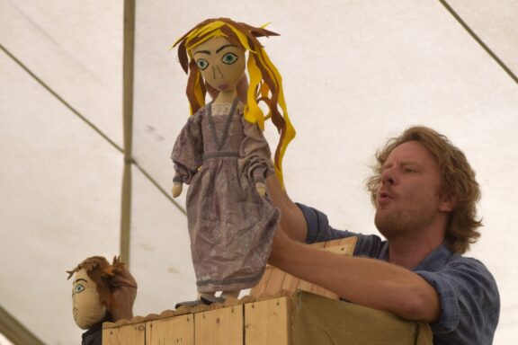 Studio Damúza: Pohádka z krosny