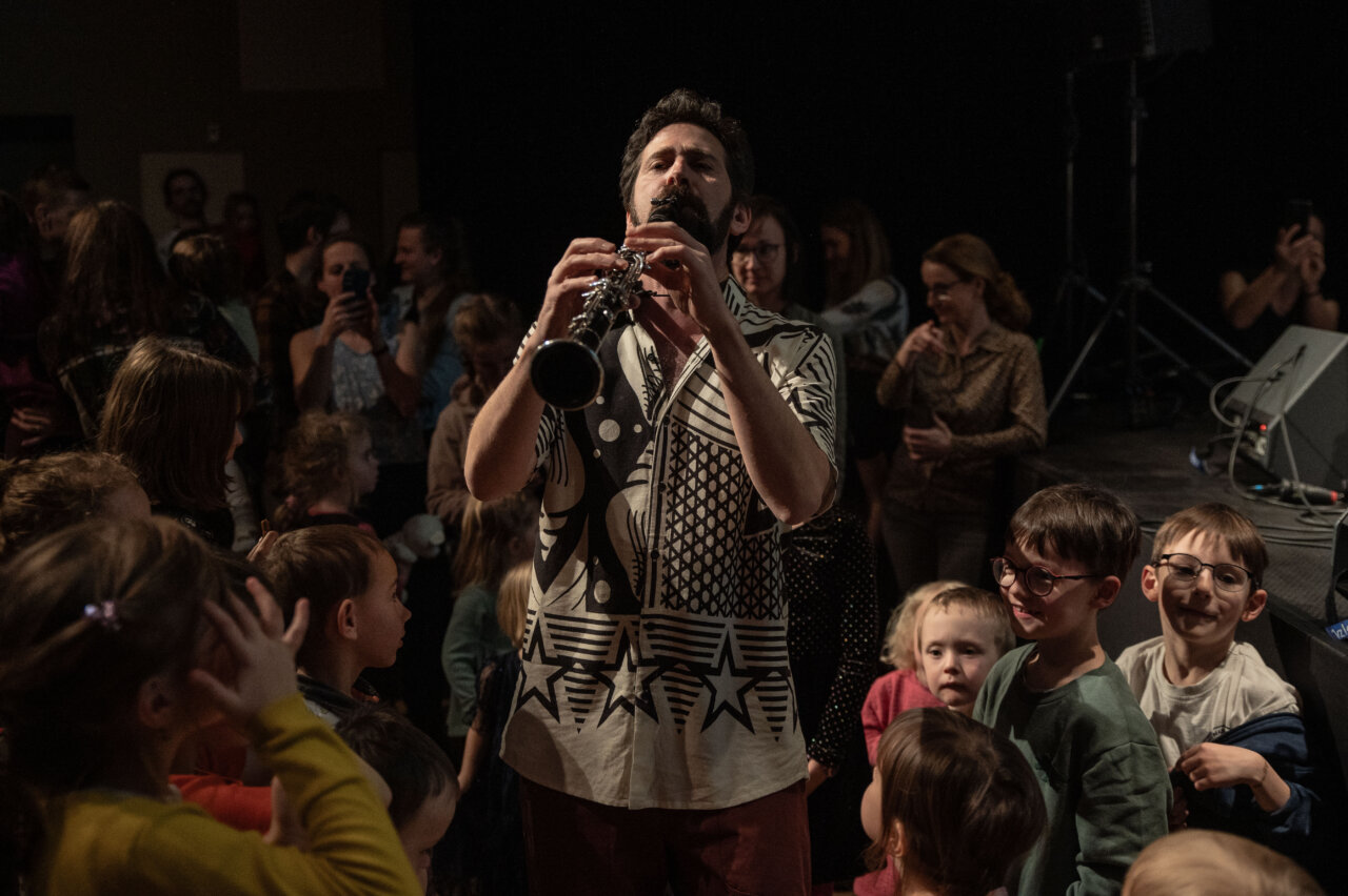 Mladí ladí dětem: Interaktivní koncert Orana Etkina s kapelou