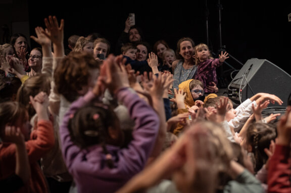 Mladí ladí dětem: Interaktivní koncert Orana Etkina s kapelou