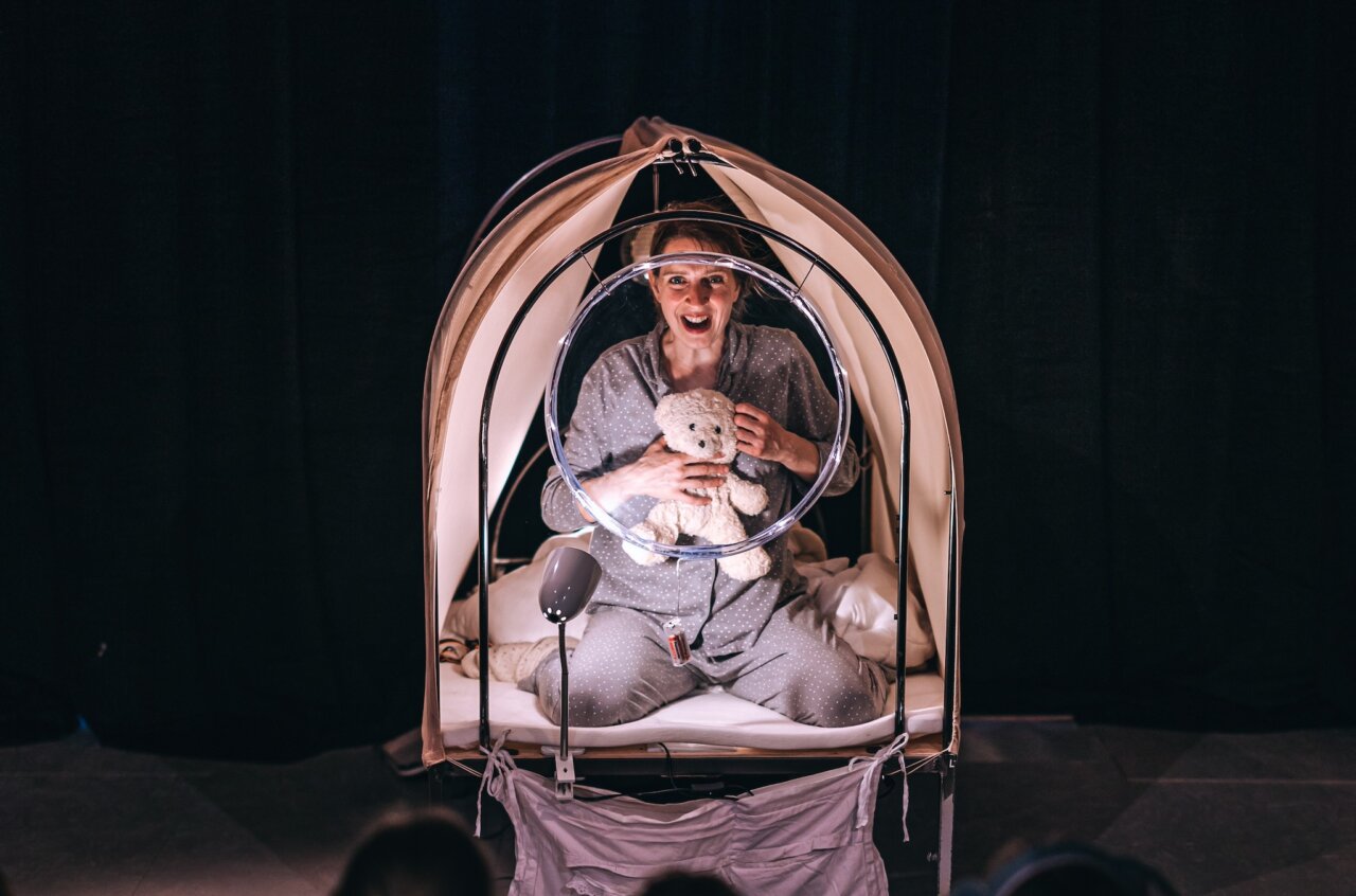 Damúza: Deset dvacet, brácha v&nbsp;břiše!