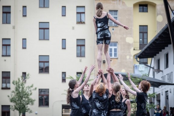 CIRQUEON: Ostatní et moi + Sabbat