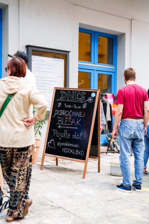 Dobročinnej Blešák vol. 8