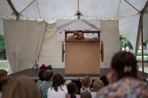 Studio Damúza: Hrdina