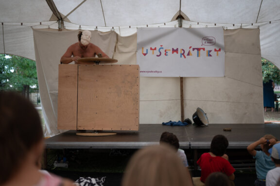 Studio Damúza: Hrdina