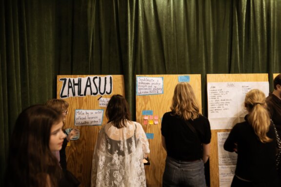 Zapětdvanáct: A proč?