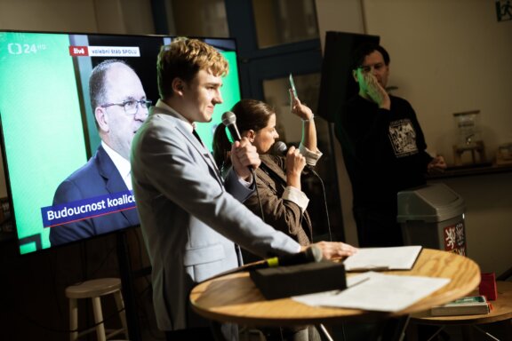 Zapětdvanáct: A proč?