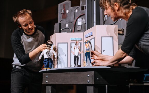 Damúza: Bába a&nbsp;Holub