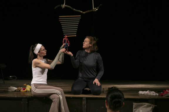 Divadlo DIP: MaminkOFF