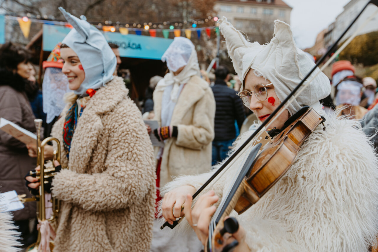 Masopustní dílny ve Vzletu: masky, kostýmy i&nbsp;zpěv